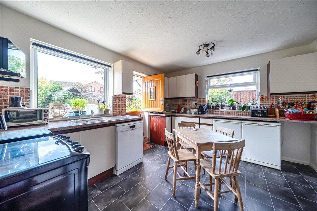 House in Romsey, Tadburn Gardens - View 5