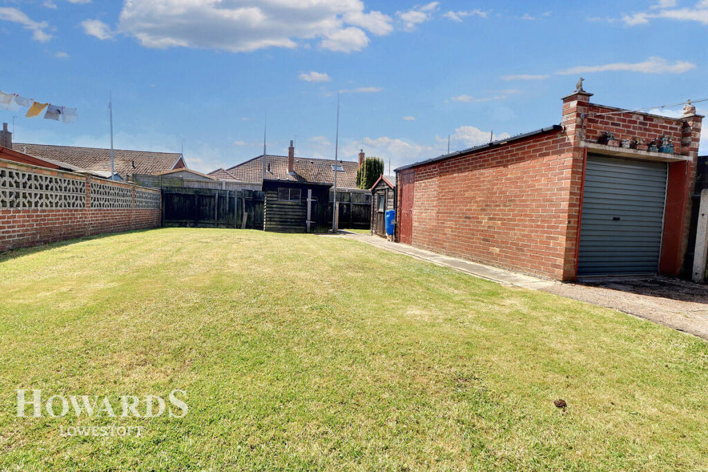 House in Lowestoft, Pakefield - View 2