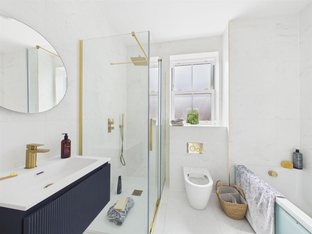 House in Bromley - View 5