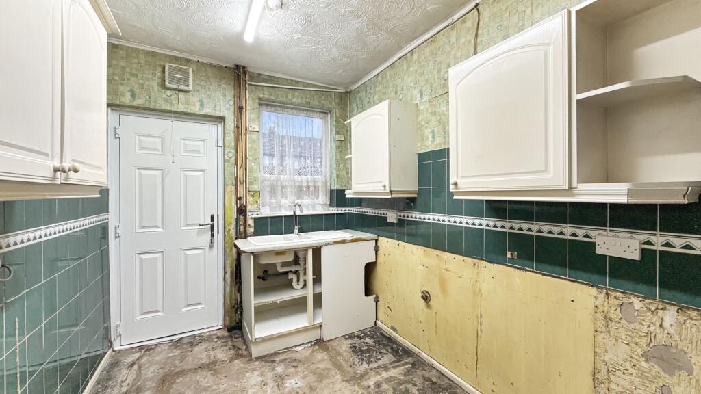 House in Bolton, Nicholas Hill, Highfield - More