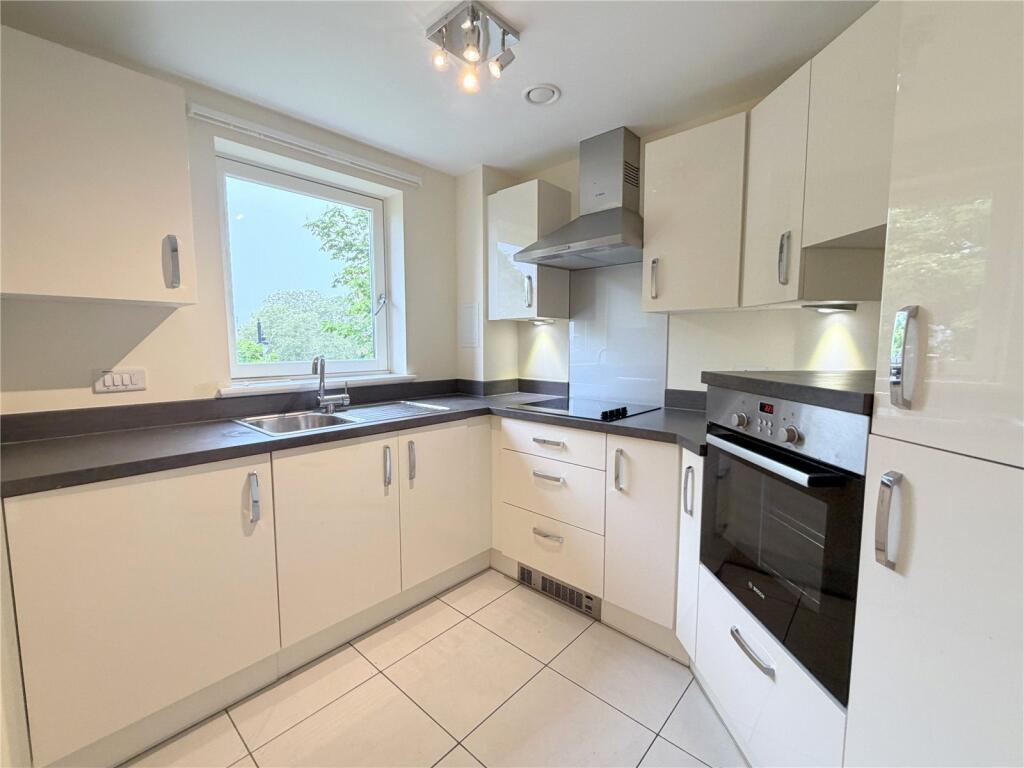38 Oakwood Court, Inverness, IV2 photo 4