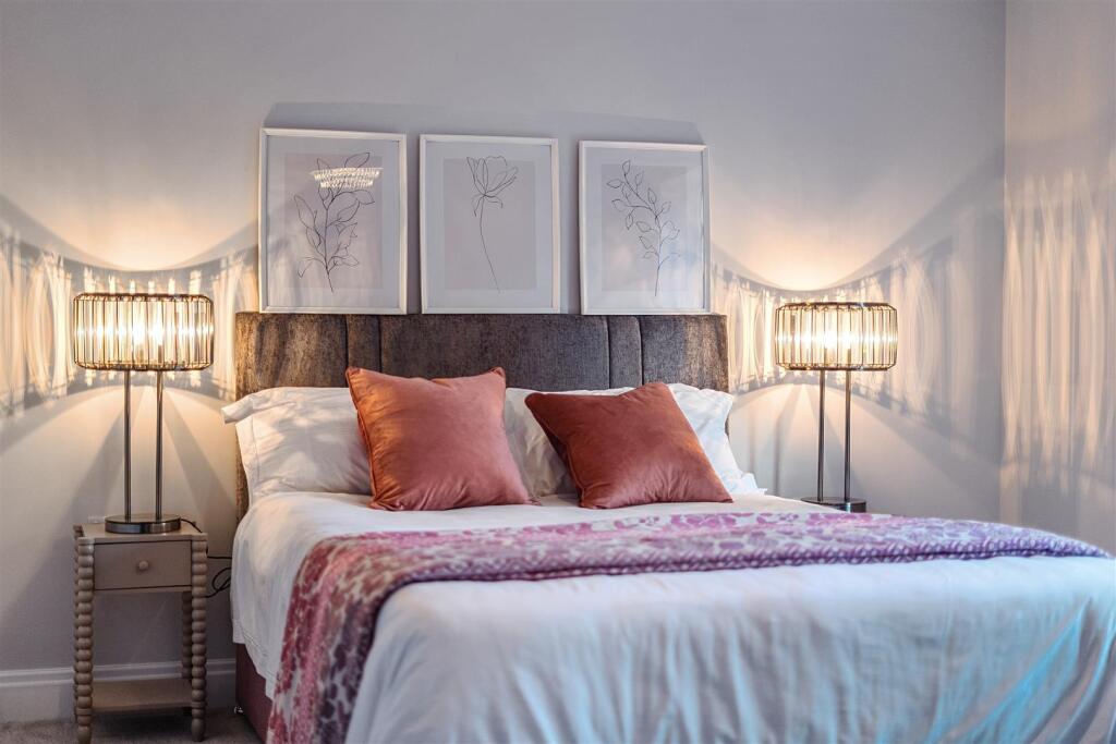 Apartment in Swindon - More
