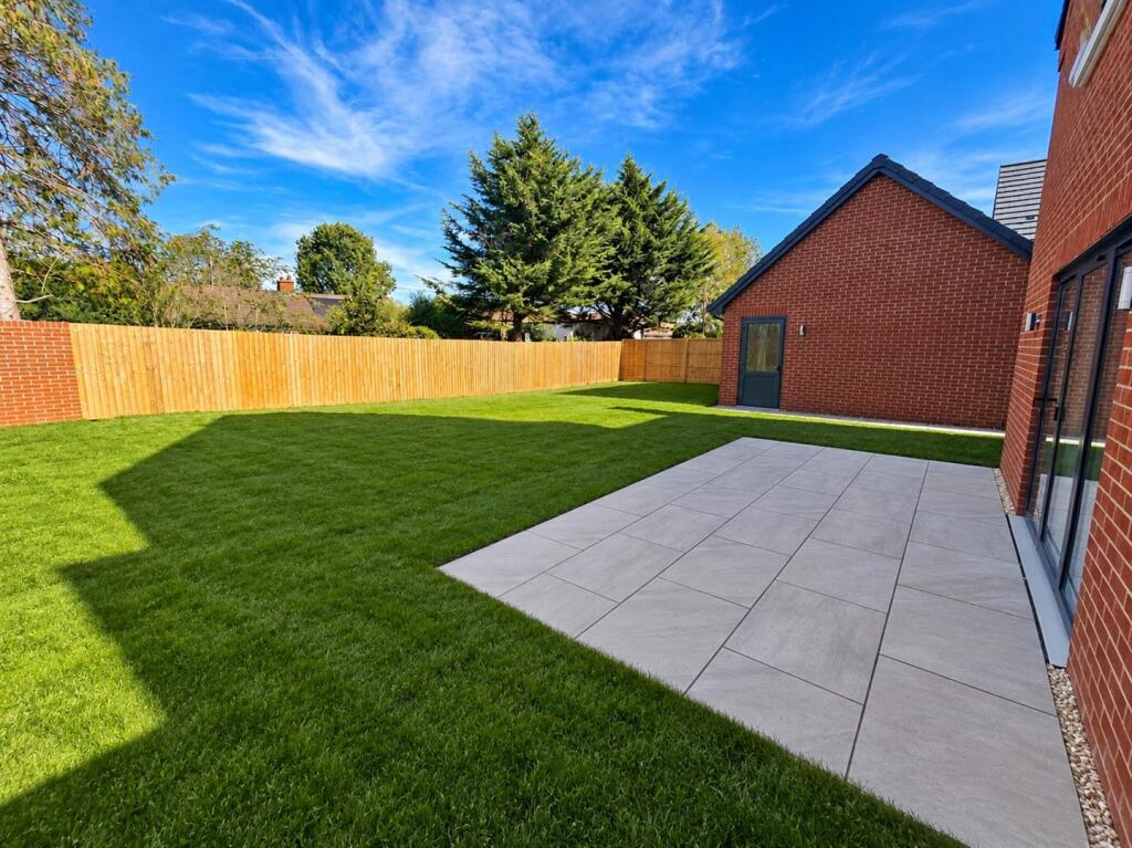House in Thurleigh, Cross End - View 4