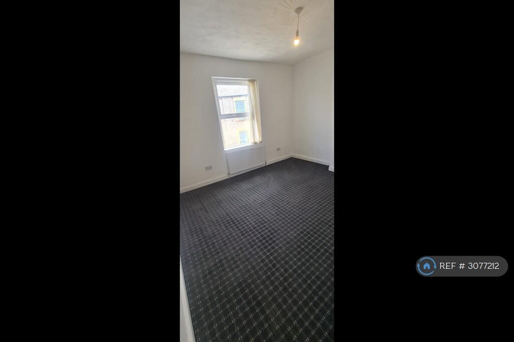 House in Burnley, Rose Grove - More
