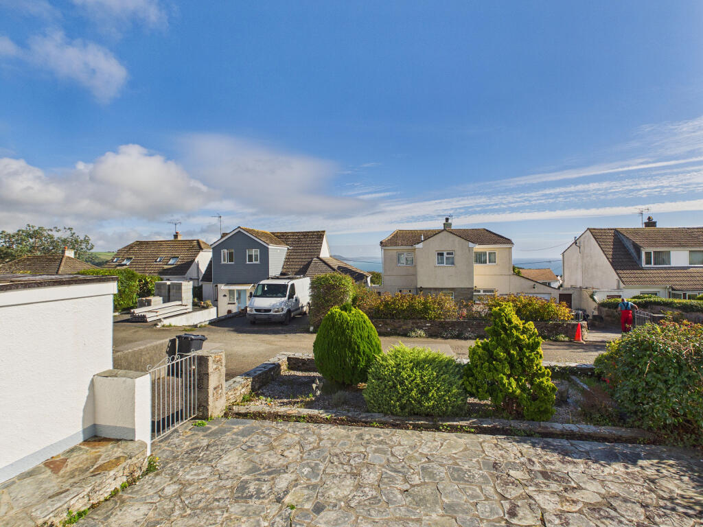 Cleveland Avenue, East Looe, Cornwall photo 4