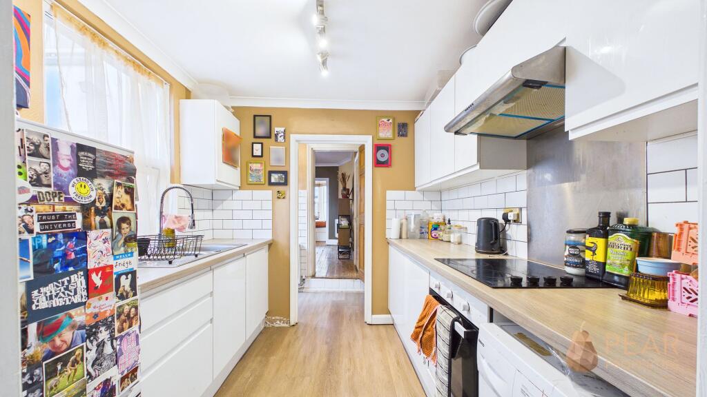 Apartment in Brighton - View 3