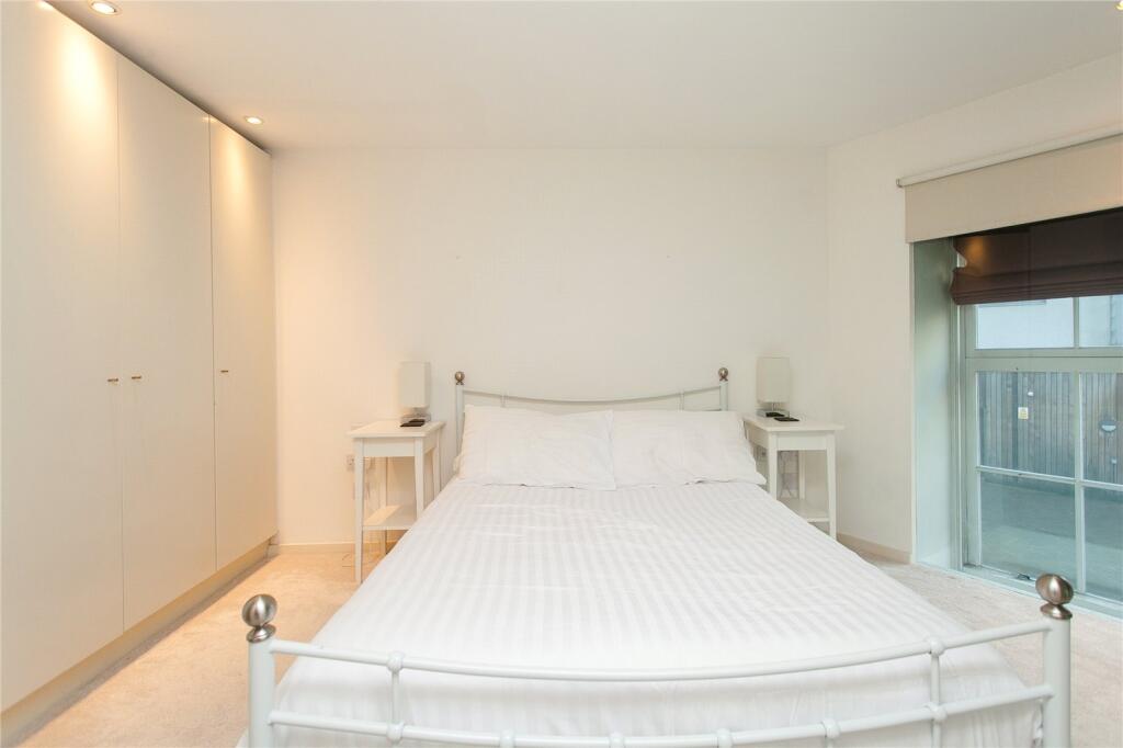 Apartment in London - More