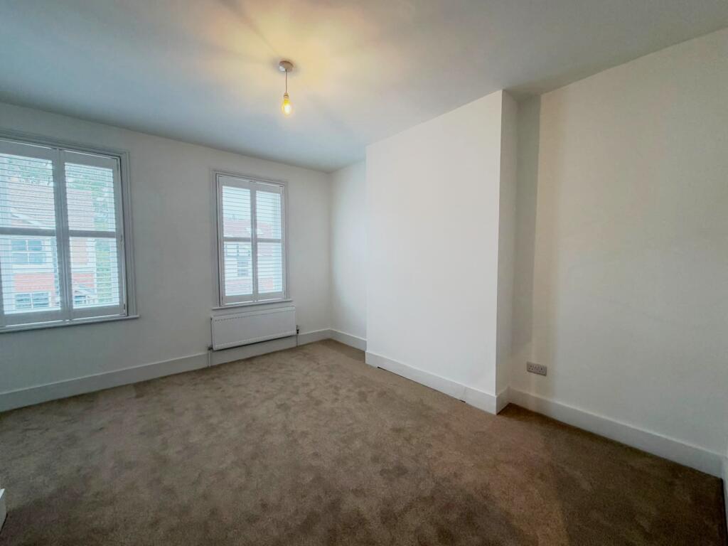 House in Tonbridge - More