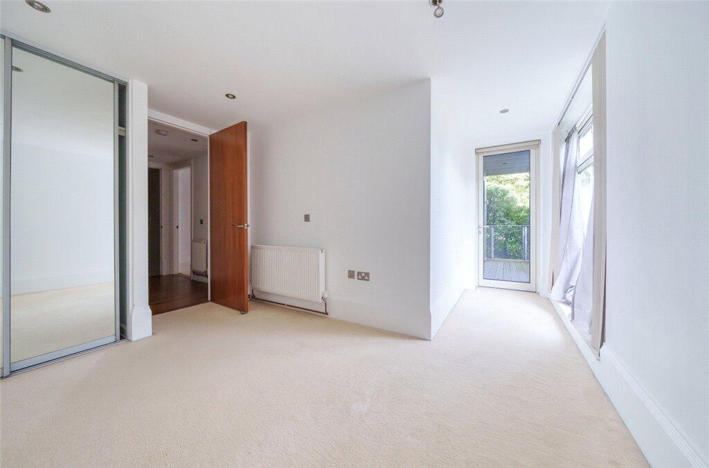 Apartment in Ilford - View 5