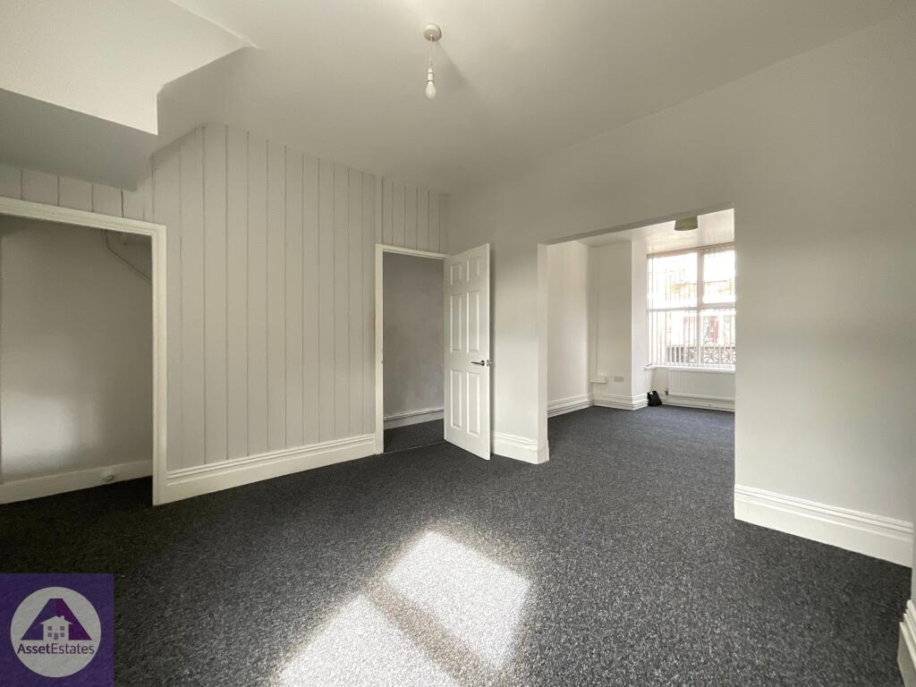 House in Newport - View 4