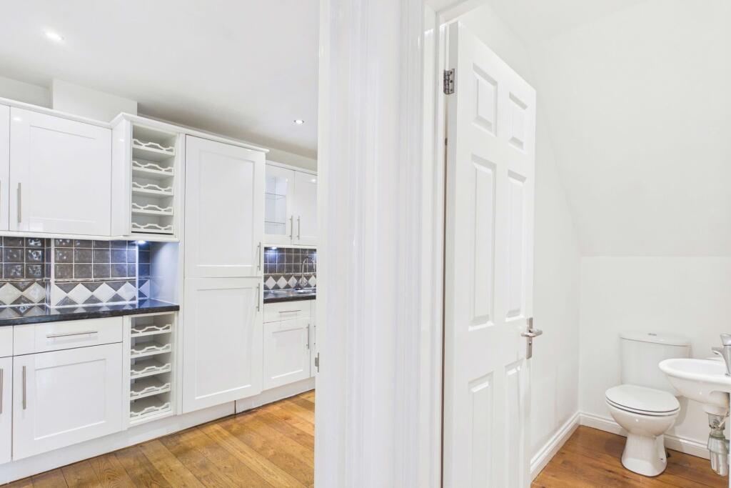 House in Torquay - More