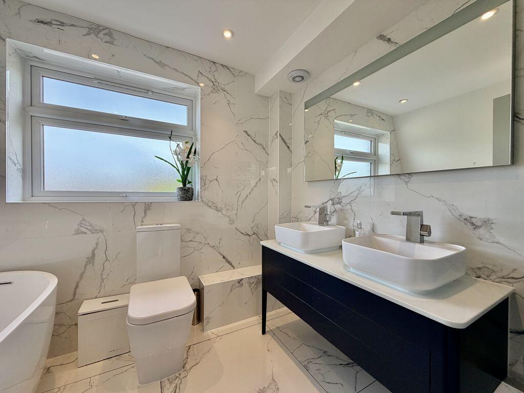 Popular Location - Gorgeous Family Home photo 3