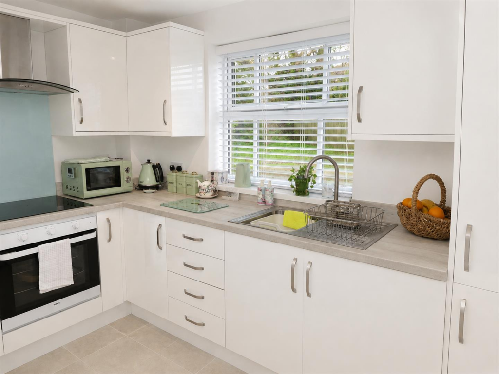 Kingsland Drive, Dorridge - View 3