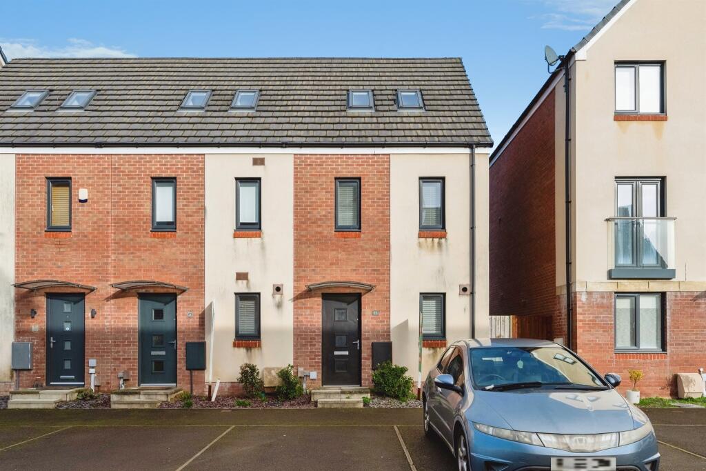 Main image of property: Golwg Y Garreg Wen, Swansea