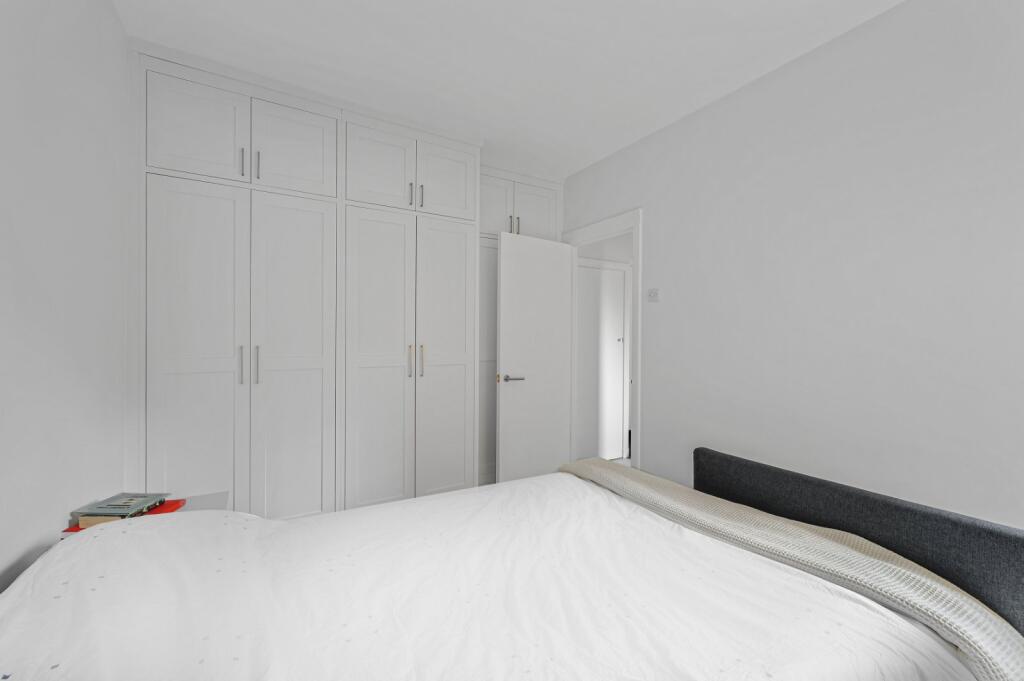 Apartment in London - View 5