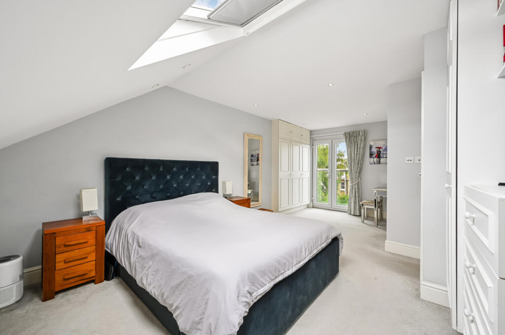 House in London - View 5