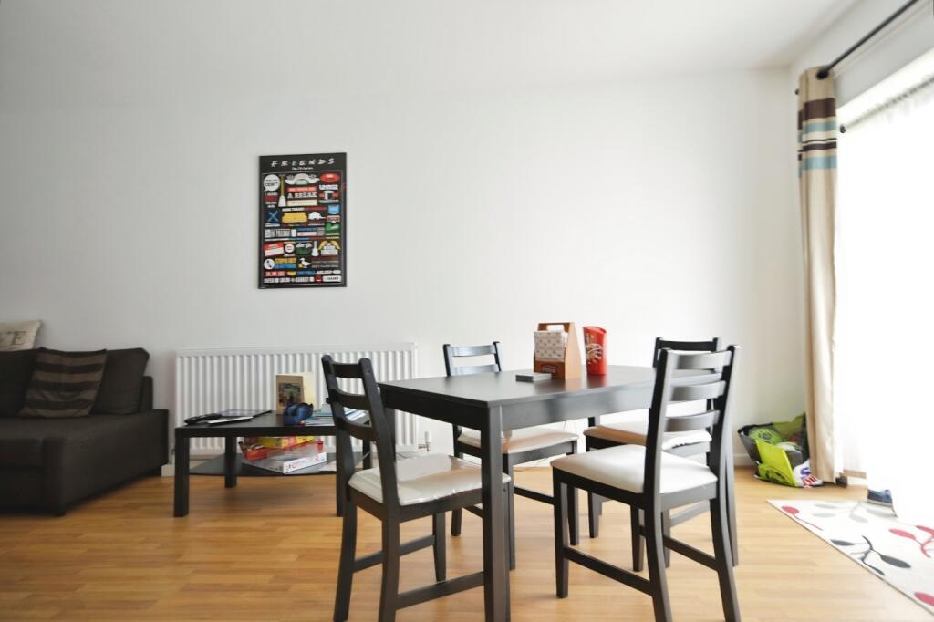 Apartment in Croydon - View 5