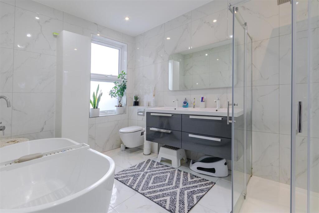 House in London - View 4