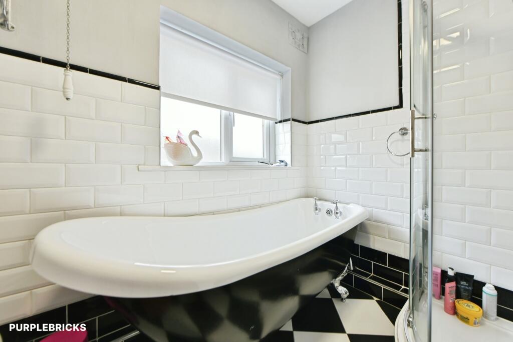 House in Oldham, Greater Manchester - View 4