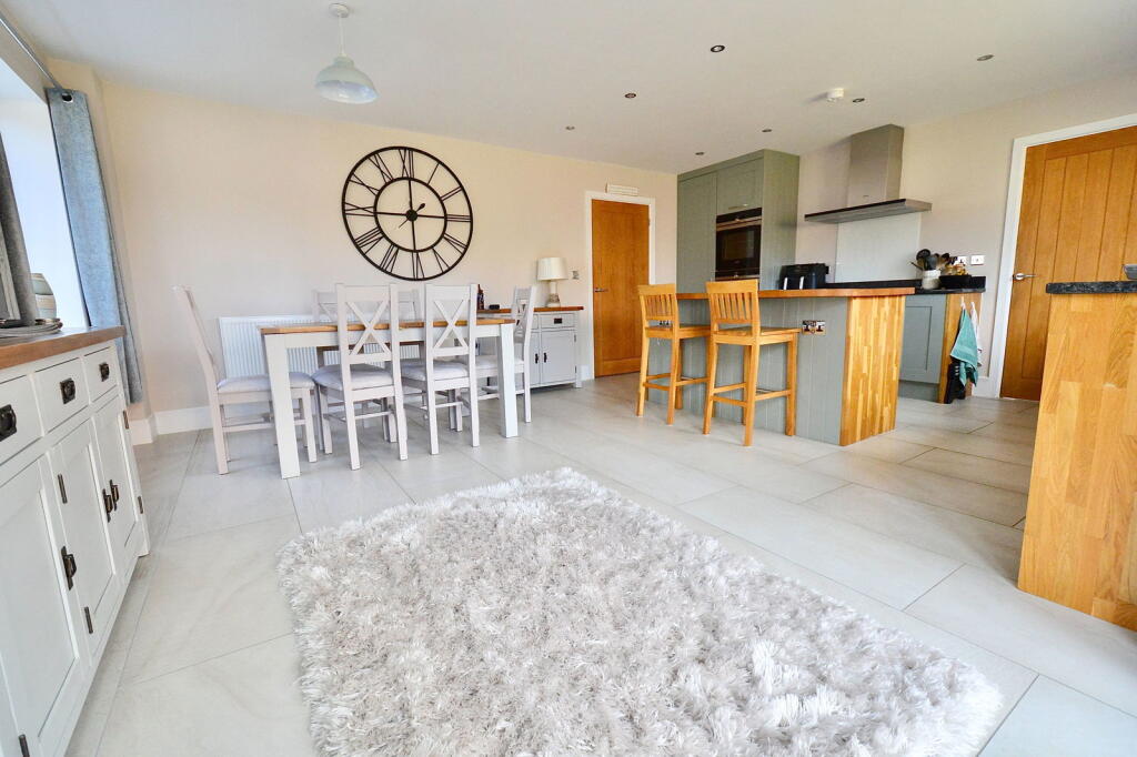 Kind Edward View, South Littleton, WR11 8UD photo 3