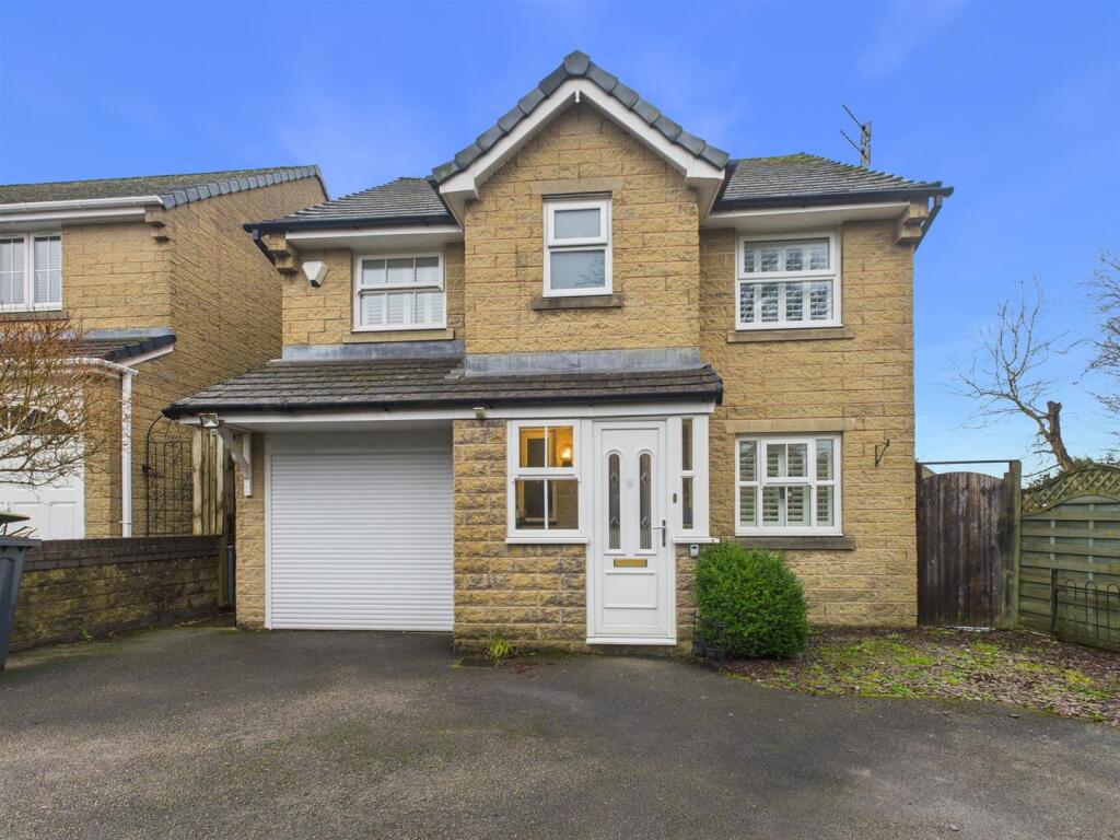 4-bed detached on Solomons View, Buxton, £465,000