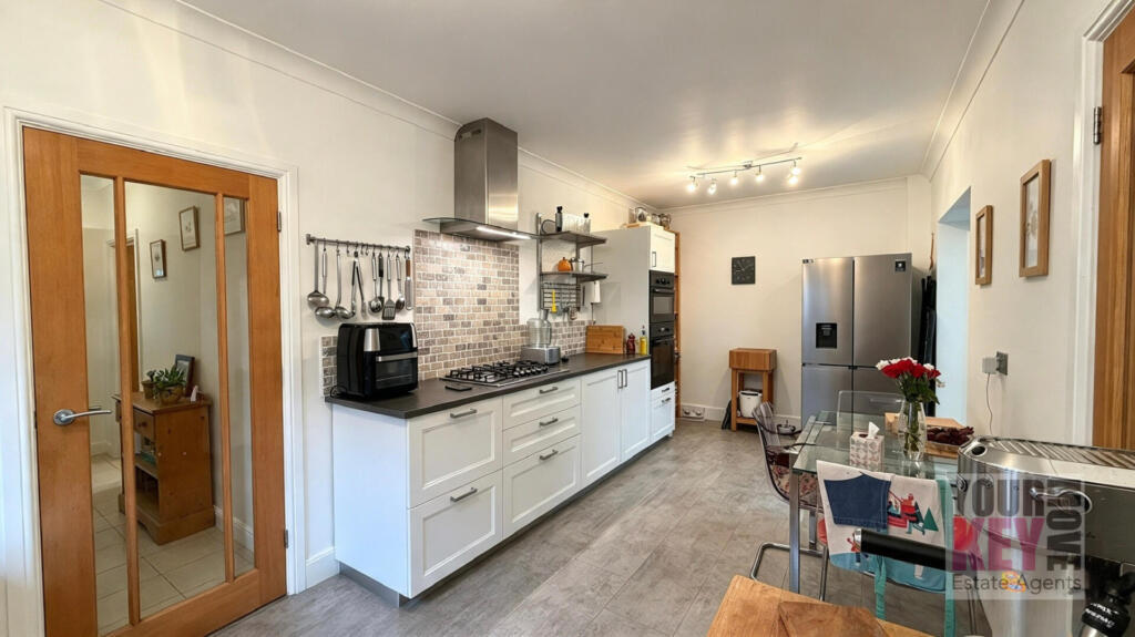 House in Capel-le-Ferne - View 5