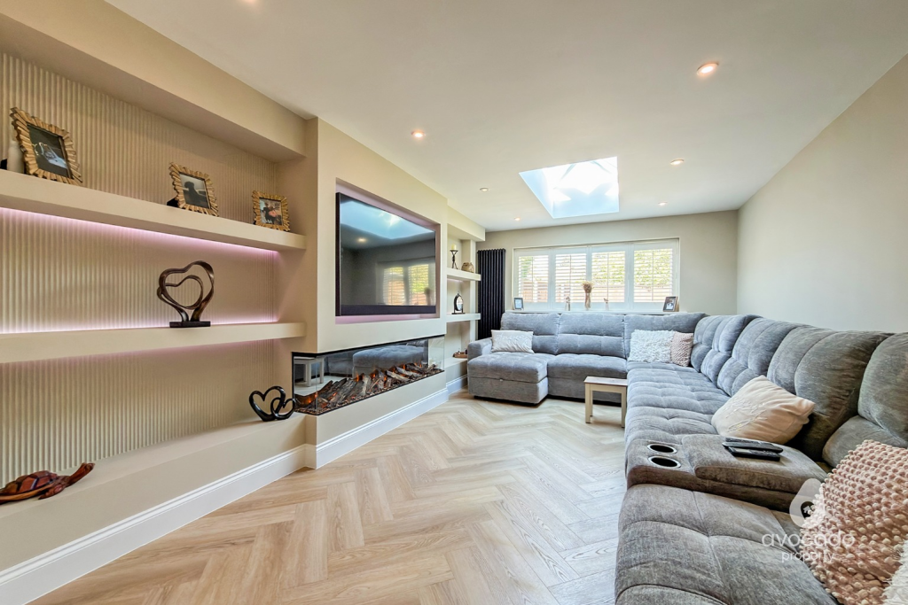 House in Bracknell, Hanworth - More