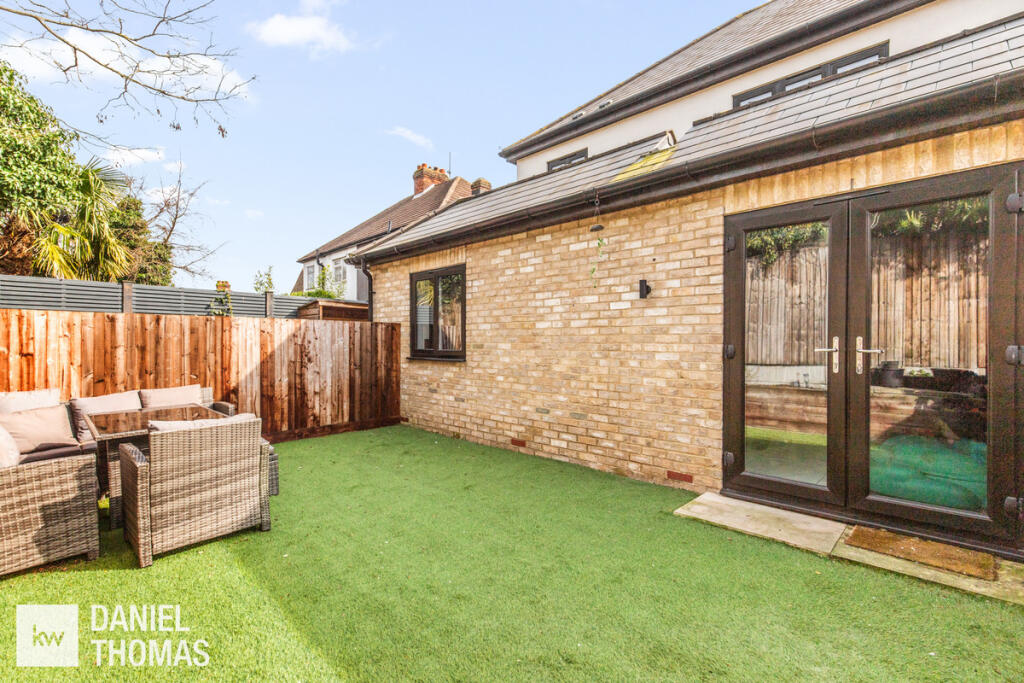 Apartment in Epping Forest, Waltham Abbey - View 3