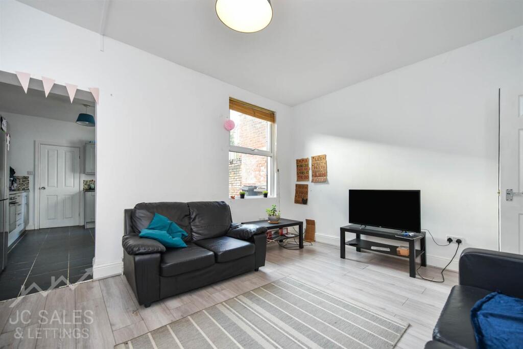 House in Sheffield - View 4
