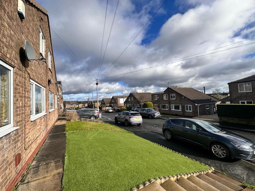 Banks Crescent, Golcar, Huddersfield photo 2
