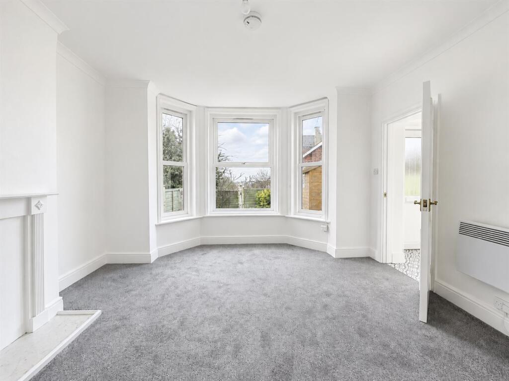 Apartment in Tonbridge - View 2