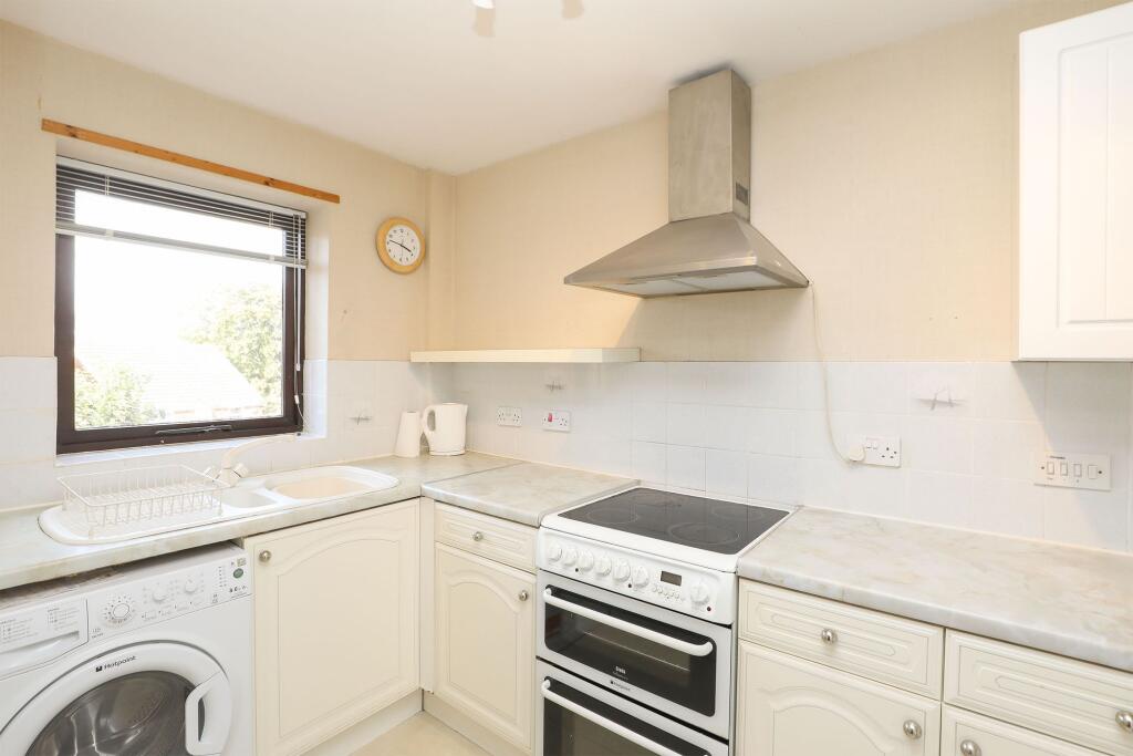 Lindisfarne Court, Chesterfield, S40 photo 4