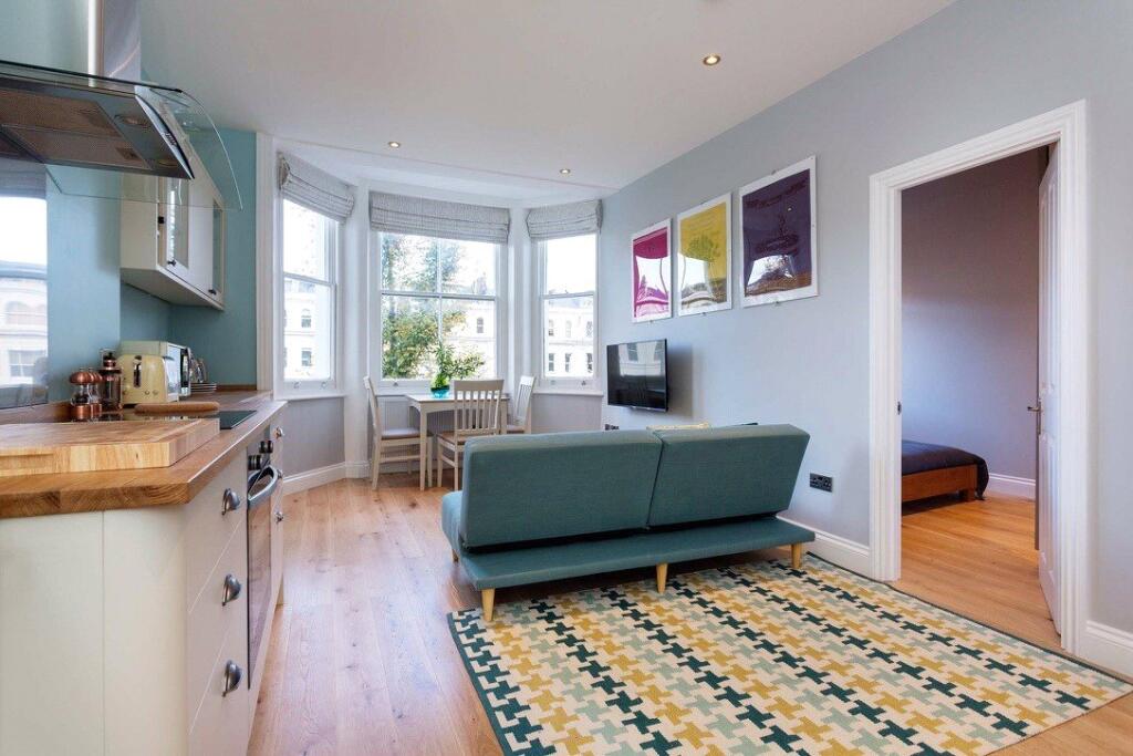 Apartment in London - View 5
