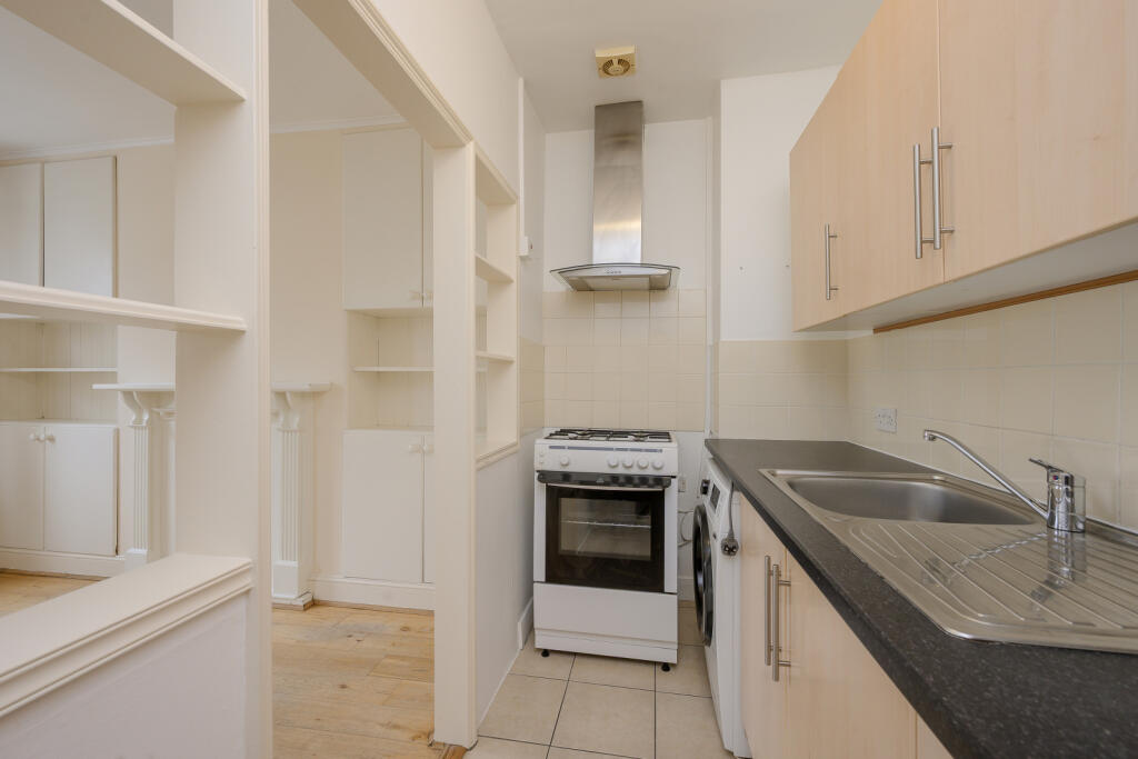 Apartment in London - View 5