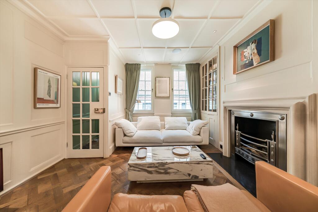 House in Twickenham - More