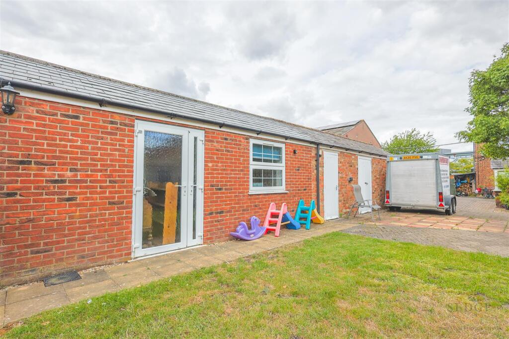 House in South Holland, Clay Lake, Spalding - View 4