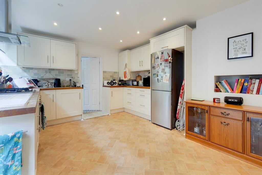 Apartment in London - View 3