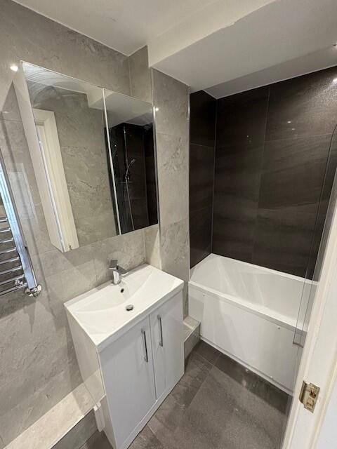 Apartment in London - View 2