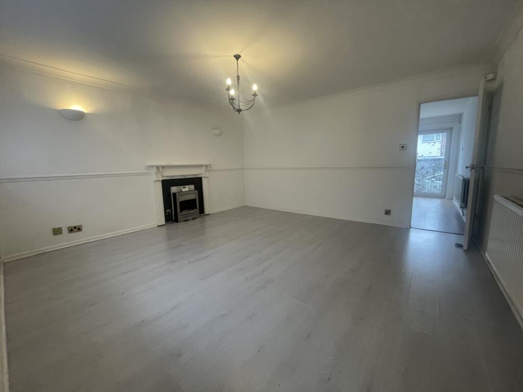 House in Cardiff, The Hawthorns, Pentwyn - View 2