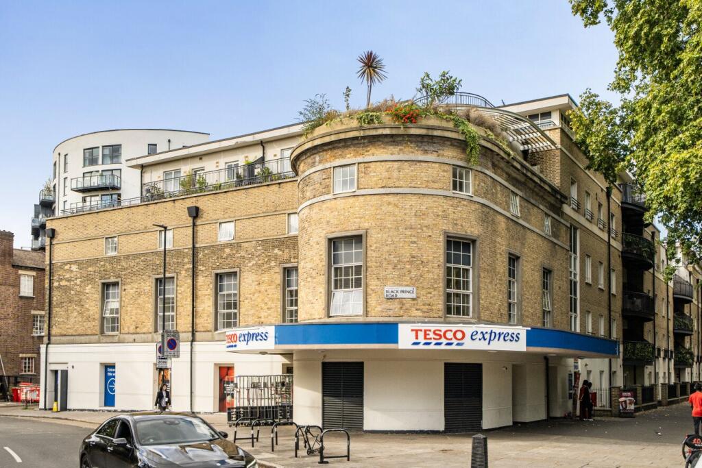 Apartment in London - View 5