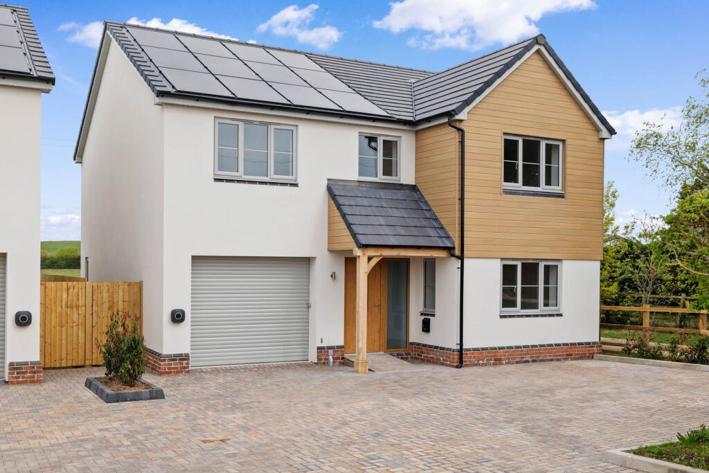 Main image of property: 2 Oakmere, Evesham Road, Upper Moore, Pershore, Worcestershire.  WR10 2JR