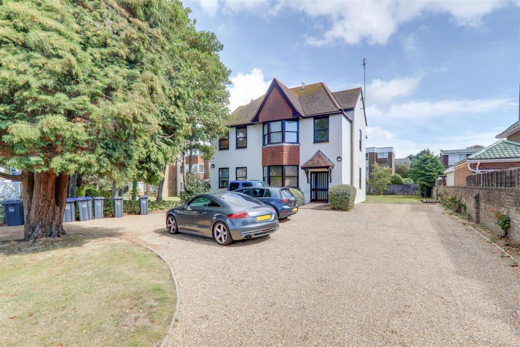 Main image of property: West Avenue, Worthing, BN11
