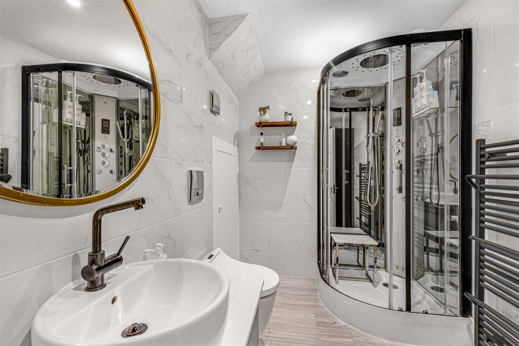 Apartment in London - More
