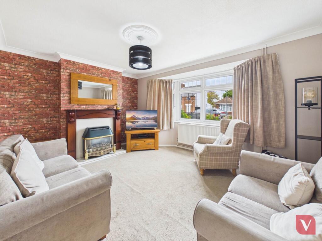 House in Luton - View 2