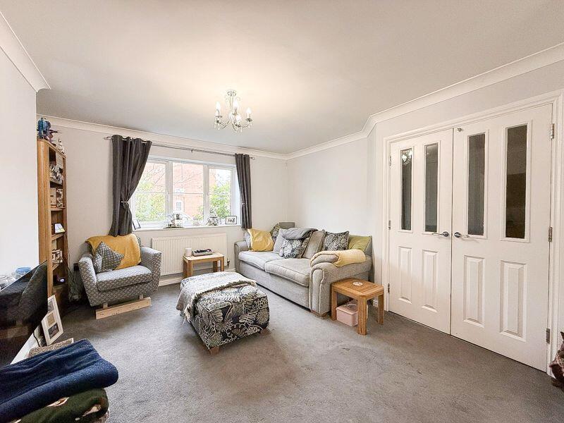 Church Walk, Burntwood, WS7 3QR photo 4