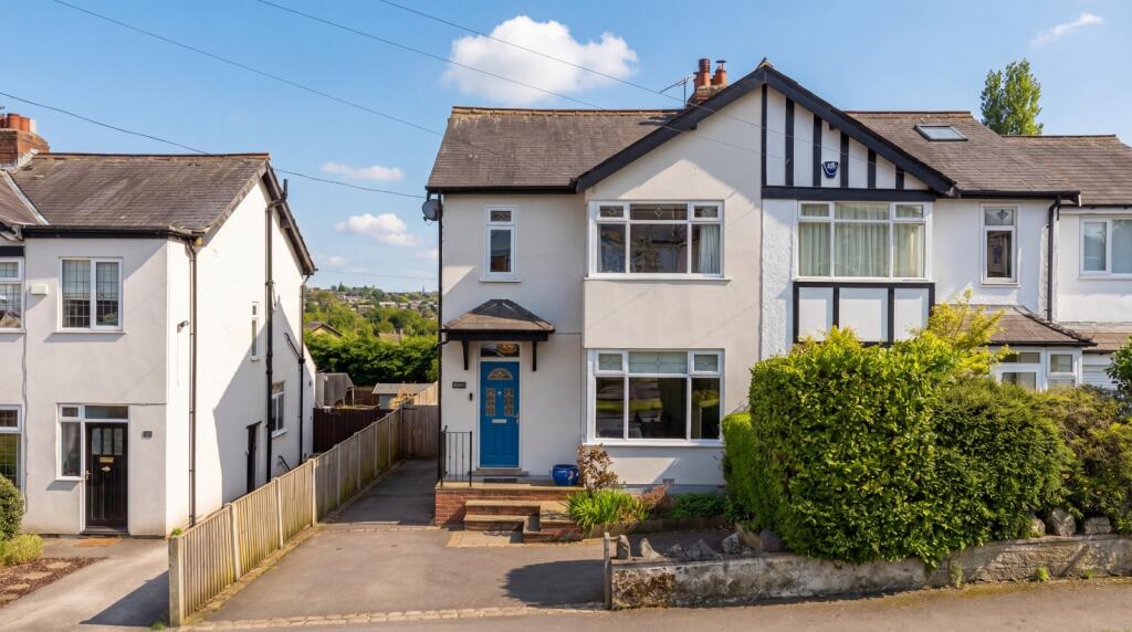 Main image of property: Victoria Crescent, Horsforth, Leeds, West Yorkshire, LS18