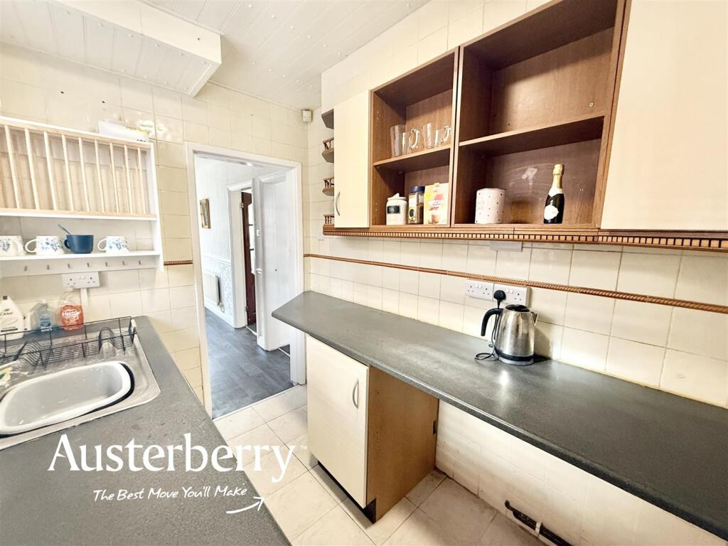 House in Stoke-on-Trent - More