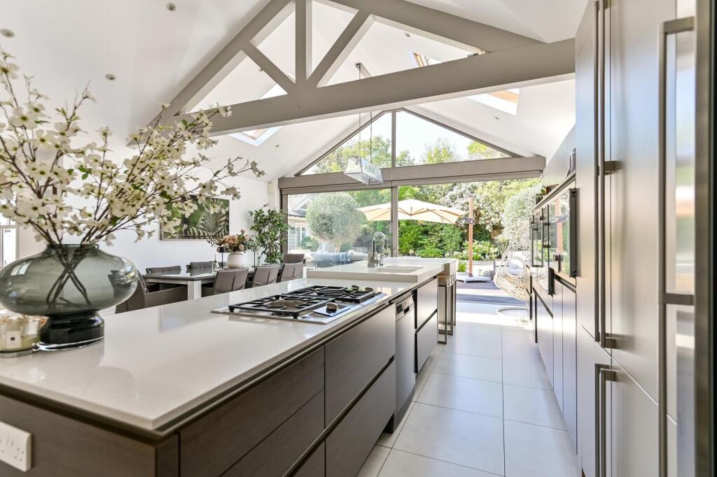 House in Twickenham - View 4