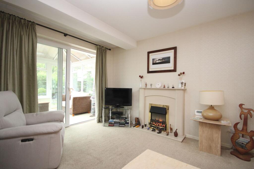 Ravensbourne Avenue, East Boldon, NE36 photo 3