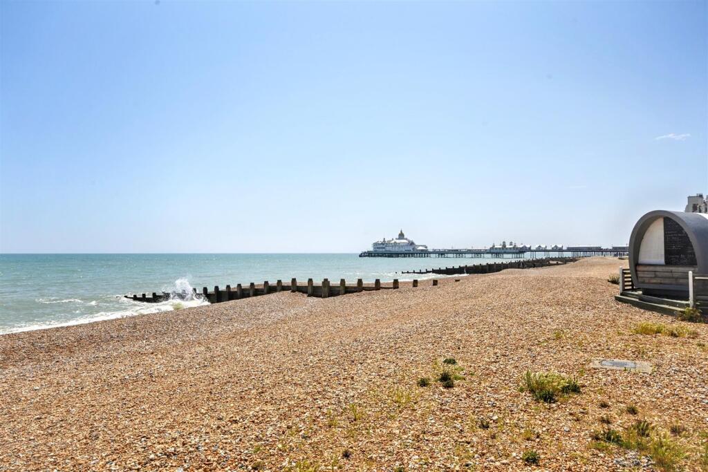 Royal Parade, Eastbourne photo 2